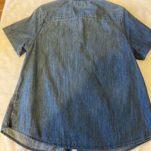 LL Bean Short sleeved chambray button up shirt Medium - Picture 2 of 3